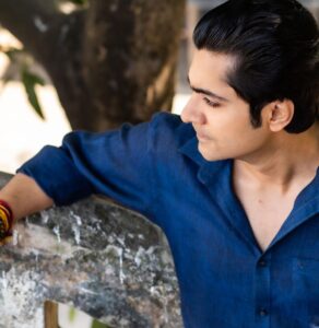 Gourab Roy Choudhary Instagram - আজকাল বুঝি ভাঙা আয়নাও জোড়া লাগে?!!!