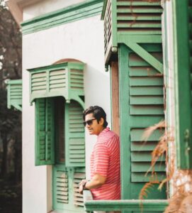 Gourab Roy Choudhary Instagram - happiness is not having to set an alarm for the next day….. ❤️❤️

Team .. WISEDUCK 

Wardrobe @jitsatyaofficial 

📸 @hashtag_piksography 

#kolkatadiaries #kolkataphotography #boshonto #boshontovibes #peace #spreadlove