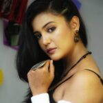 Gulki Joshi Instagram - Hey you...<-- You're beautiful. #shineon @sanjay_n_jaiswal @_mickey___17 @mi.nakshi181 #gulkijoshi #baddass