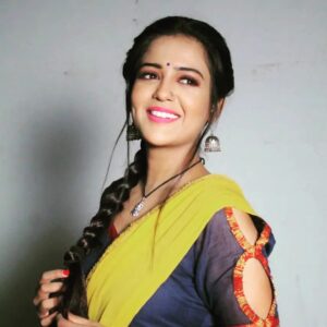 Gulki Joshi Instagram - URMILA MAHADEV MHATRE
 आमची कुठेही शाखा नाही

कळलं का??

#maddamsir
#sonysab
