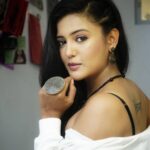 Gulki Joshi Instagram - Hey you...<-- You're beautiful. #shineon @sanjay_n_jaiswal @_mickey___17 @mi.nakshi181 #gulkijoshi #baddass