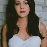 Gulki Joshi Instagram - Because u guys asked for more reels💘 #fanlove #maskoff #maskoffchallenge #explore #reels #gulkijoshi #transformation #transition