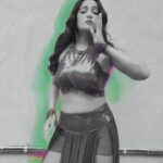 Gulki Joshi Instagram - On Loop🎧🔂 #oops @zarakhan @ifeelking #oops #oopschallenge #reels #reelsinstagram #gulkijoshi #dance #viralreels #explorepage