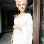 Gulki Joshi Instagram – Love…happiness & food !!!
#indorediaries #bhaikishadi #weddingseason #gulkijoshi