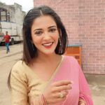 Gulki Joshi Instagram - नशीला मौसम... नशीले हम... Thankyou @_mickey___17 #trendingreels #romance #reelitfeelit