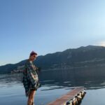 Gurbani Judge Instagram - But do you know what it feels like to be hugged by the sun? 🇮🇹☀️🎶🦆🥖🫖 🍕 #🇮🇹 #frizzante #sunshineLife ‘…cz ’ - mk.gee 🎶 Orta San Giulio