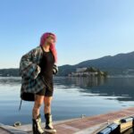 Gurbani Judge Instagram - But do you know what it feels like to be hugged by the sun? 🇮🇹☀️🎶🦆🥖🫖 🍕 #🇮🇹 #frizzante #sunshineLife ‘…cz ’ - mk.gee 🎶 Orta San Giulio