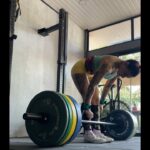 Gurbani Judge Instagram - Back at the LiftLife Bungalow, training in the heat!! Swipe for holi deathlifts >> These cluster deadlift sets 3/3 with a deload at 1.2.3 was s’goood! 120kgs x 1 10sec rest 110 x 2 10sec rest 90 x 3 10sec rest Superset w/ American KB swings #deathlifts #holi #heatwaveincoming Mumbai, Maharashtra