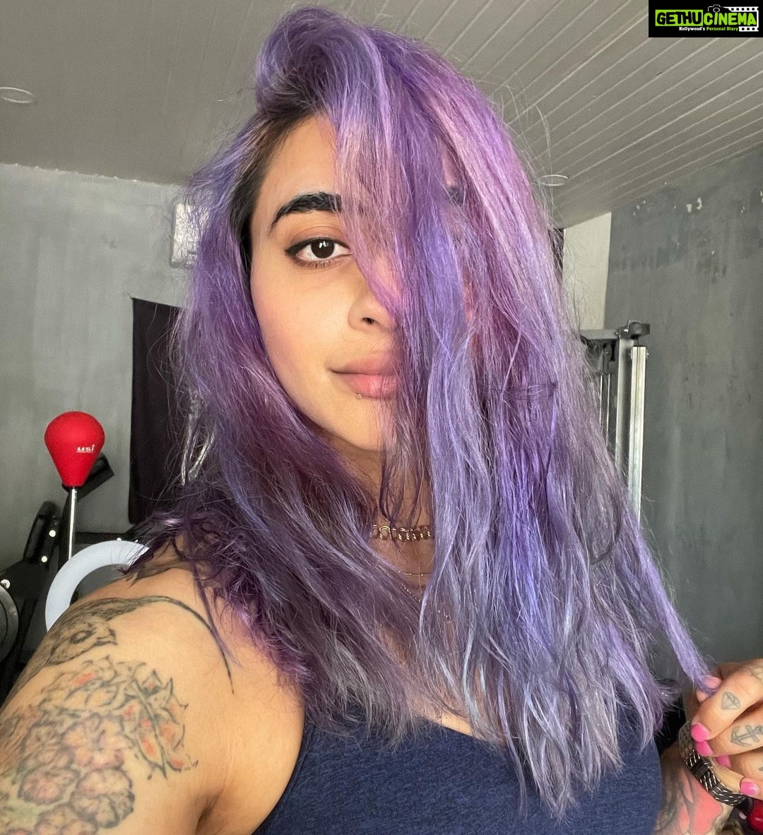 Gurbani Judge Instagram - 💟 Sleep score in the 80’s only disturbed by boys in their 20’s. #captioncontestWinner #fanfiction #whatisreal #allmyCloseFriendsInOnTheJoke #ohtheSubtext #newHairWhoDis #noCap #PurpleHues #NovRain Mumbai, Maharashtra