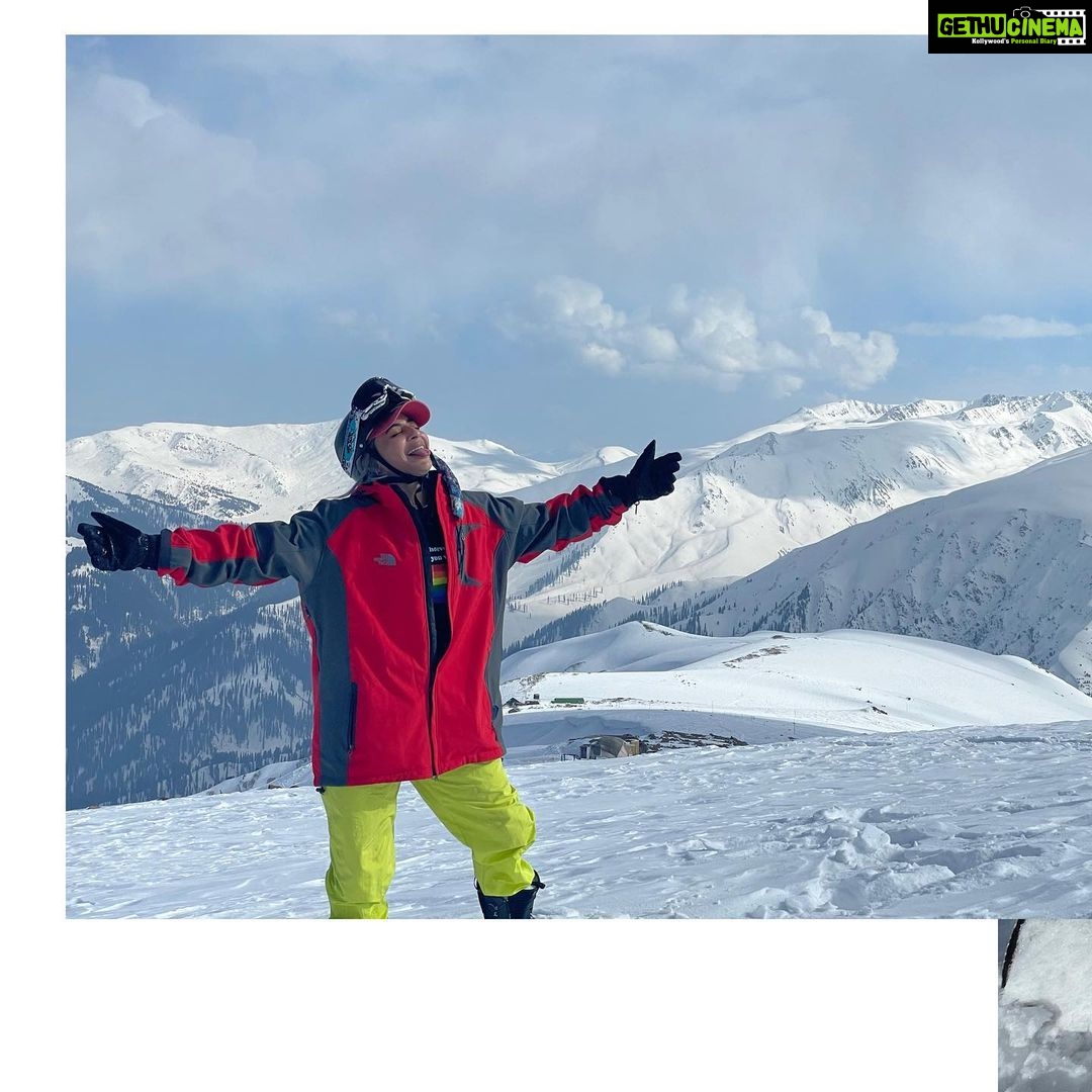 Gurbani Judge Instagram - GULMARG! 🏔🏂💯☀️❄️ I still have more pictures to post :P Currently on my first international flight of 2021 🥲so making collages with the many hours I have at hand. Feels s’good to be back up here. I missed you skies! I missed you flat beds, missed flying for double digit hours, missed you WIFI sorcery in the clouds, missed little sachets of condiments that are impossible to open safely without spilling half of them on yourself lol, missed the magic of TIME TRAVEL! Ok maybe this should’ve been a flight post. Lol. Side note: I could never call it a ‘photo d<<p’ I have too much respect for the photos and the memories lol. ENJOIIIIIIIIII 😍☺️ #Kashmir #Gulmarg #snowboarding #thebest #loalife #nocomplaints #100Life Gulmarg, Kashmir