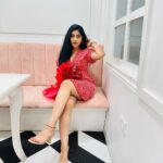 Hasini Anvi Instagram - Red roses and fine poses 😉❤️. #hasinianvi Beluga
