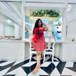 Hasini Anvi Instagram - Red roses and fine poses 😉❤️. #hasinianvi Beluga
