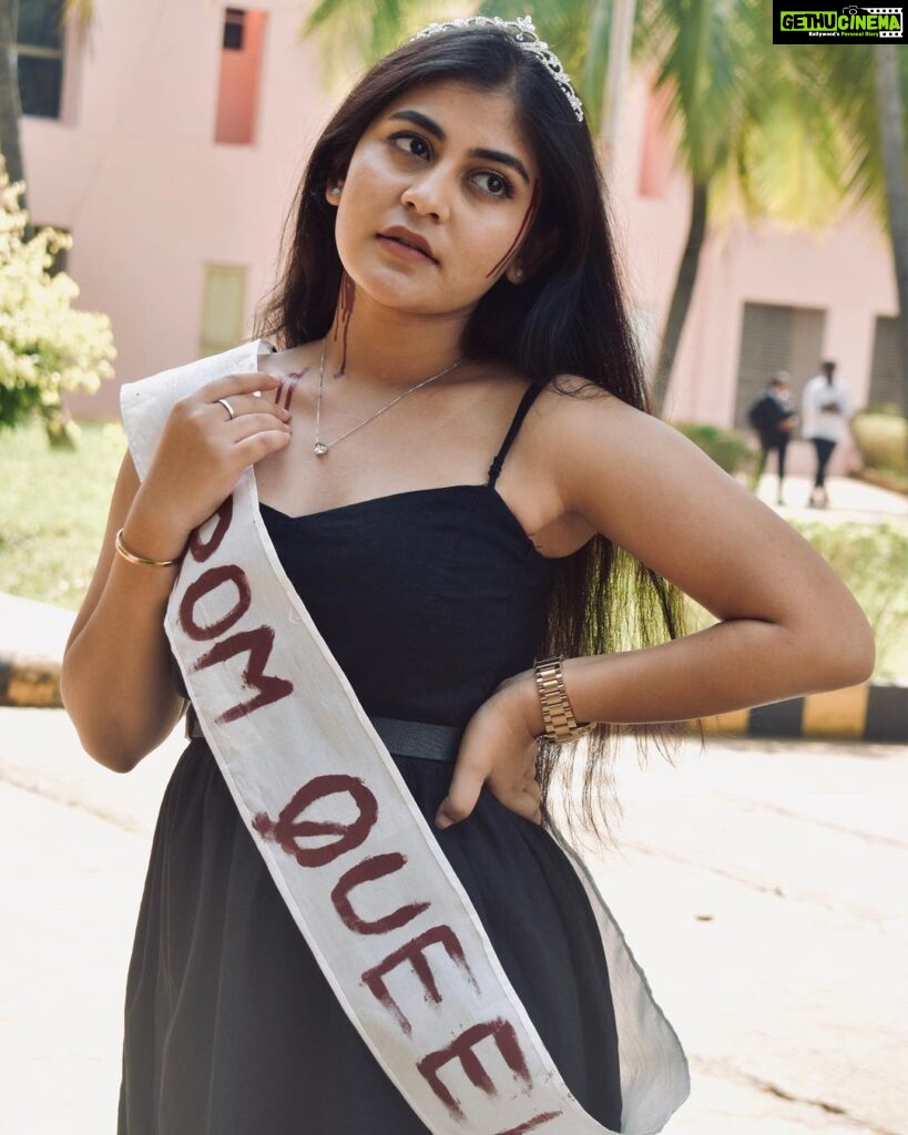 Hasini Anvi Instagram - Prom queen 🫶🏽❤️ IBS 2022 Halloween. #hasinianvi ICFAI IFHE Deemed University Campus