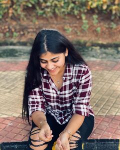 Hasini Anvi Instagram - Learning to let things go. ✨

#hasinianvi