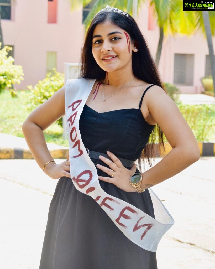 Hasini Anvi Instagram - Prom queen 🫶🏽❤️ IBS 2022 Halloween. #hasinianvi ICFAI IFHE Deemed University Campus
