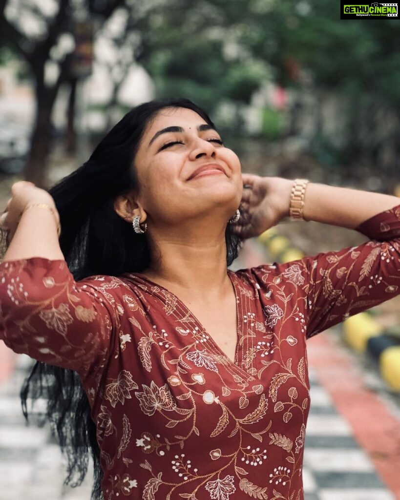 Hasini Anvi Instagram - And like the moon, we must go through phases of emptiness to feel full again.❤️ #hasinianvi