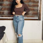 Hasini Anvi Instagram - GRWM for First day of college 🥹💕. Outfit details: Top: @zara Jeans: @americaneagle Shoes: @mango Hair: I did low curls🤌🏽 #hasinianvi #collegeday #fashion #outfit