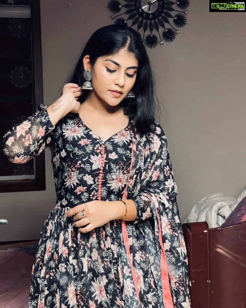 Hasini Anvi Instagram - Be the main character of your life 😉💕 Outfit👗: @glorious_threads_by_divya #hasinianvi #selfportraits