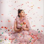 Himanshi Khurana Instagram – Anything possible with little sparkle n pink 💕

Outfit @jasminum.official 
Hair @hairbyramaartist 
📸 @himanshukhurana1