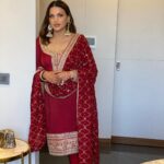 Himanshi Khurana Instagram – 🌚🌚