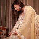 Himanshi Khurana Instagram – Outfit by @asalabusandeep @abujanisandeepkhosla
Jewellery by @houseofshikha
Styled by @shrushti_216

Hair @hairbyramaartist 
📸 @himanshukhurana1