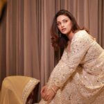 Himanshi Khurana Instagram – Outfit by @asalabusandeep @abujanisandeepkhosla
Jewellery by @houseofshikha
Styled by @shrushti_216

Hair @hairbyramaartist 
📸 @himanshukhurana1