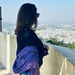 Himanshi Khurana Instagram - Karni maa 🌹🌹 Udaipur - The City of Lakes