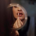 Himanshi Khurana Instagram -