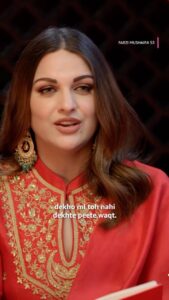 Himanshi Khurana Instagram - Ghar wale hi sahi dhundh ke denge ab toh… We are joined by gorgeous @iamhimanshikhurana Watch @farzimushaira on @amazonminitv