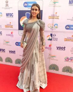 Hrishitaa Bhatt Instagram - Happy to be walking the red carpet at The International Film festival of India opening ceremony. #iffigoa . . . Styled by- @stylebyriyajn Outfit - @the_adhya_designer Jewellery - @the_jewel_gallery Clutch- @clutches_and_more Make up & Hair by - @aasalonspagoa Coordinated by - @moushumibanerji . . . . #hrishithabhatt #filmfestival #bollywoodstar #bollywoodfashion #bollywoodactress #iffi #iffigoa #iffi2022 #bollywoodmovie #bollywoodfilm #filmfestival #redcarpet #redcarpetstyle #redcarpetlook #iffi53goa #varundhawan #prasoonjoshi