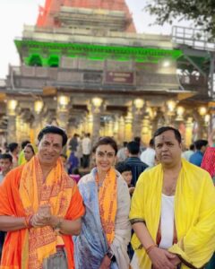 Hrishitaa Bhatt Instagram - Visited Mahakaleshwar temple to seek blessings from Baba Mahakal 🙏🏻🙏🏻

.
.
.
.

#hrishitaabhatt #bollywoodactress #mumbaiinfluencer #mumbaiinstagrammers #mumbaidaily #mumbaigram #mumbaifashion  #bollywoodfashion  #bollywoodstyle #indianactress #mahakaleshwar #mahakaleshwartemple #prayers #madhurbhandarkar #religious