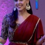 Hrishitaa Bhatt Instagram - Don't forget to watch #Rangoli Mukesh special episode which airs on Sunday at 8 am only on @ddnational @ddnationalrangoli . . Wardrobe courtesy- @sejalkamdar_thelabel Stylist- @stylebyriyajn Assisted by- @Moreprachi__ @riyagarg3882 Jewelry- @shagnaofficial @mediatribein Makeup- @makeovrsbyritaa @manish_kerekar . . . #hrishitaabhatt #Rangoli #DDNational #DoordarshanNational #Bollywood #Reels #reelsinstagram