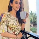 Hrishitaa Bhatt Instagram - Coffee mornings like these ❤❤ . . . #hrishitaabhatt #bollywoodactress #mumbaiinfluencer #mumbaiinstagrammers #mumbaidaily #mumbaigram #mumbaifashion #bollywoodfashion #bollywoodstyle #indianactress #weekendvibes #fashion #cutelook #cuteoutfits #weekend #sunday #smile #coffeetime☕ #coffeevibes