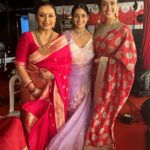 Hrishitaa Bhatt Instagram - May Goddess Durga's divine blessings be always with you! . . . . . . #hrishitaabhatt #bollywoodactress #mumbaiinfluencer #mumbaiinstagrammers #mumbaidaily #mumbaigram #mumbaifashion  #bollywoodfashion #bollywoodstyle #indianactress #glitz #glamourous #navratri #navratrispecial #navratrioutfit #navratrifestival #durgapuja2022 #durgapujo #durgapuja #imtiazali #ranimukherjee #tanishamukherjee