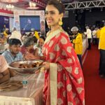 Hrishitaa Bhatt Instagram - May Goddess Durga's divine blessings be always with you! . . . . . . #hrishitaabhatt #bollywoodactress #mumbaiinfluencer #mumbaiinstagrammers #mumbaidaily #mumbaigram #mumbaifashion  #bollywoodfashion #bollywoodstyle #indianactress #glitz #glamourous #navratri #navratrispecial #navratrioutfit #navratrifestival #durgapuja2022 #durgapujo #durgapuja #imtiazali #ranimukherjee #tanishamukherjee