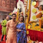 Hrishitaa Bhatt Instagram - Enjoying the colourful occasion of Durga Puja with the Mukherjees. Let the festive spirit embrace you and your dear ones on this special occasion. . . . . . . #hrishitaabhatt #bollywoodactress #mumbaiinfluencer #mumbaiinstagrammers #mumbaidaily #mumbaigram #mumbaifashion  #bollywoodfashion #bollywoodstyle #indianactress #glitz #glamourous #navratri #navratrispecial #navratrioutfit #navratrifestival #durgapuja2022 #durgapujo #durgapuja #ranimukherjee #ayanmukerji