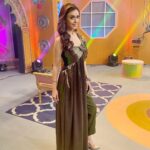 Hrishitaa Bhatt Instagram - Dont forget to watch the repeat telecast of #Rangoli Shabana Azmi and Kareena Kapoor special 11pm tonight on @ddnational @ddnationalrangoli . . Outfit- SN Contemporary × TLM Consultancy Jewellery - Shillpa Puri & Mirana by Megha × Affiliates PR Coordinated by- Moushumi Banjerjee Styled by- Riya Jain Assistant Styling - Prachi More . . . . . . . #hrishitaabhatt #bollywoodactress #mumbaiinfluencer #mumbaiinstagrammers #mumbaidaily #mumbaigram #mumbaifashion  #bollywoodfashion #bollywoodstyle #indianactress #glitz #glamourous #greenoutfit #alldressedup #fashioninspiration #lookoftheday #ddnational #ddnationalrangoli #rangoli