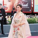 Hrishitaa Bhatt Instagram - Walking the red carpet for the movie 'Don't worry Darling' at the Venice film festival. . . Wearing: @gazalguptacouture Styled by: @niyati_gogri Jewellery by: @shillpapuriidesignerjewellery @stylebyriyajn . . . . #hrishithabhatt #venicefilmfestival #venicefilmfestival2022 #venice #festivaldivenezia #venezia2022 #filmfestival #biennalecinema2022 #festivaldelcinemadivenezia #festivaldelcinema #bollywoodstar #bollywoodfashion #bollywoodactress #internationalfilmfestival #indianactress #fashioninspiration #dontworrydarling #redcarpet #redcarpetfashion #venicefilmfestivalredcarpet