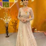 Hrishitaa Bhatt Instagram - Dont forget to watch the repeat telecast of #Rangoli Independence day special episode at 11pm tonight on @ddnational @ddnationalrangoli . . . . Wardrobe Courtesy- @varsanaboutique Stylist- @stylebyriyajn Assisted by- @Moreprachi__ @riyagarg3882 Jewelry: @miranabymegha @shillpapuriidesignerjewellery Makeup: @makeovrsbyritaa @manish_kereker .Coordinated - @moushumibanerji . . . . . #hrishitaabhatt #bollywoodactress #mumbaiinfluencer #mumbaiinstagrammers #mumbaidaily #mumbaigram #mumbaifashion #bollywoodfashion #bollywoodstyle #indianactress #glitz #glamourous #alldressedup #fashioninspiration #lookoftheday #ddnational #ddnationalrangoli #rangoli #IndependenceDay2022 #75yearsofindependence