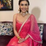 Hrishitaa Bhatt Instagram - May this year bring smiles as bright as the Diwali lights. . . . Stylist- @stylebyriyajn Assisted by- @riyagarg3882 Outfit- @zarijaipur × @vblitzcommunications Jewellery - @ruhanibytanu Coordinated by- @moushumibanerji . . . . . . #hrishitaabhatt #reels #reelsinstagram #reelkarofeelkaro #reelitfeelit #diwali #diwalilook