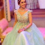 Hrishitaa Bhatt Instagram - Don't forget to watch #Rangoli Christmas special episode which airs on Sunday at 8 am & 7:30 pm and also on next saturday at 10pm Only on @ddnational @ddnationalrangoli . . Styled by- @stylebyriyajn Assisted by - @moreprachi__ Outfit- @alesandracouture Jewellery: @ShagnaOfficial  PR: @mediatribein Coordinated by - @moushumibanerji Make-up - @manish_kerekar @makeovrsbyritaa . . . #hrishitaabhatt #bollywoodactress #mumbaiinfluencer #mumbaiinstagrammers #mumbaidaily #mumbaigram #mumbaifashion  #bollywoodfashion #bollywoodstyle #indianactress #glitz #glamourous #ddnational #ddnationalrangoli