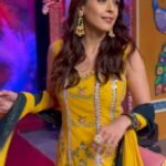 Hrishitaa Bhatt Instagram - Be sure to watch #Rangoli which airs on Sunday at 8 am & 7:30 pm and also on next Saturday at 10pm. . . . Styled by- @stylebyriyajn Assisted by - @_manseeyy_ Outfit- @arezuofficial Jewellery - @shagnaofficial × @mediatribein Managed by - @moushumibanerji Makeup- @manish_kerekar Hair- @makeovrsbyritaa . . . . . #reels #hrishitaabhatt #bollywood #fashion #bollywoodactress #bollywoodreels #reelkarofeelkaro