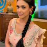 Hrishitaa Bhatt Instagram - Don't forget to watch #Rangoli Dharmendra and Sharmila Tagore special episode which airs on Sunday at 8 am & 7:30 pm and also on next saturday at 10pm Only on @ddnational @ddnationalrangoli . . Styled by- @stylebyriyajn Assisted by - @moreprachi__ Outfit- @arezuofficial Jewellery: @ShagnaOfficial  × @mediatribein Coordinated by - @moushumibanerji Makeup- @makeovrsbyritaa @manish_kerekar . . . #hrishitaabhatt #bollywoodactress #mumbaiinfluencer #mumbaiinstagrammers #mumbaidaily #mumbaigram #mumbaifashion  #bollywoodfashion #bollywoodstyle #indianactress #glitz #glamourous #ddnational #ddnationalrangoli
