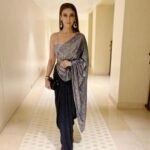 Hrishitaa Bhatt Instagram - #Repost @viralbhayani • Beautiful ❤️ @hrishitaa_bhatt at #IFFI2022 . . . . . . . . . . . #hrishithabhatt #filmfestival #bollywoodstar #bollywoodfashion #bollywoodactress #iffi #iffigoa #iffi2022 #bollywoodmovie #bollywoodfilm #filmfestival #redcarpet #redcarpetstyle #redcarpetlook #iffi53goa
