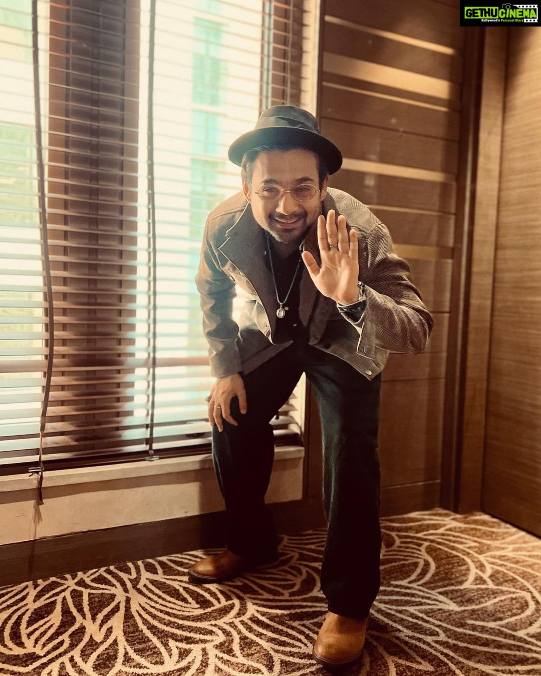 Hussain Dalal Instagram - Jee karda ! @abbasdalal @maddockfilms @nonu_chidiya @tamannaahspeaks @anyasinghofficial @aashimgulati @suhailnayyar @samvednasuwalka @malhar028 @primevideoin @aparnapurohit Styled by and 📸 by the coolest cat in town @zeebamiraie @bibizeebamiraie thank you baby I love you ♥️