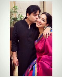Hussain Dalal Instagram - Happy Diwali to all of you from me and my Phuljadi ✨@zeebamiraie  #diwali #deepawali ♥️🪔💥💥🪔♥️