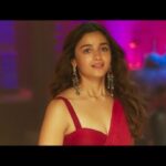 Hussain Dalal Instagram - Alia you rockstar! Happy birthday ! May you shine and soar higher and higher with every new endeavour !! Love and light to you, always ! Bramāstra begins NOW !!! @aliaabhatt @ayan_mukerji @amritamahalnakai @sreeti @niharikabijli @marijkedesouza @amitabhbachchan @imouniroy @aakar_kaushik @rohboat83 @kate_labs #ranbirkapoor #Brahmastra #coming soon !! ♥️♥️♥️