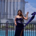 Inaya Sultana Instagram - You can’t turn your eyes on Burj khalifa Comment yes or no My dubai trip Pc : @human_o_grapher @its_titus_john #dubai #dubailife #mydubaipics #burjkhalifa #uae #travel #worldstallestbuilding #beautywithbrains #hotgirlsummer