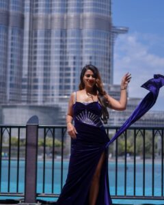 Inaya Sultana Instagram - You can’t turn your eyes on Burj khalifa 

Comment yes or no 

My dubai trip 

Pc : @human_o_grapher @its_titus_john 

#dubai #dubailife #mydubaipics #burjkhalifa #uae #travel #worldstallestbuilding #beautywithbrains #hotgirlsummer