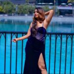 Inaya Sultana Instagram - You can’t turn your eyes on Burj khalifa Comment yes or no My dubai trip Pc : @human_o_grapher @its_titus_john #dubai #dubailife #mydubaipics #burjkhalifa #uae #travel #worldstallestbuilding #beautywithbrains #hotgirlsummer